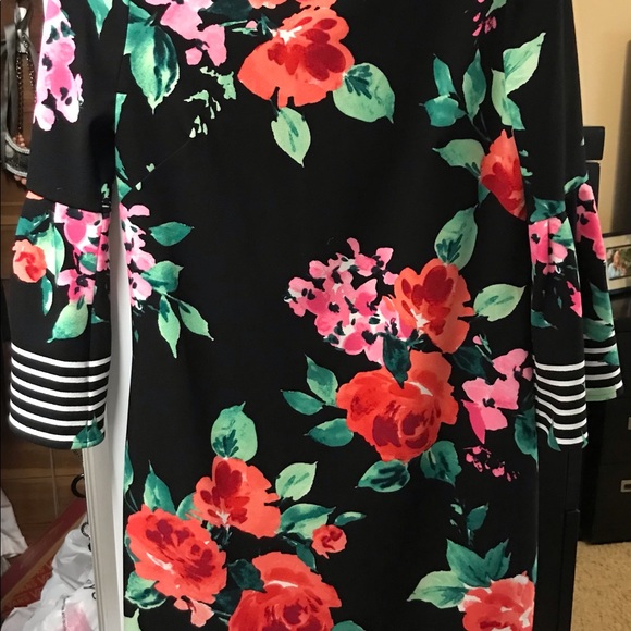 Jessica Howard Dress with flare sleeves - Picture 4 of 7